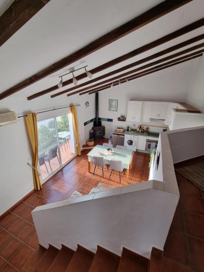 Lovely 2 Bed Apartment With Stunning Views & Pool Компета Екстер'єр фото