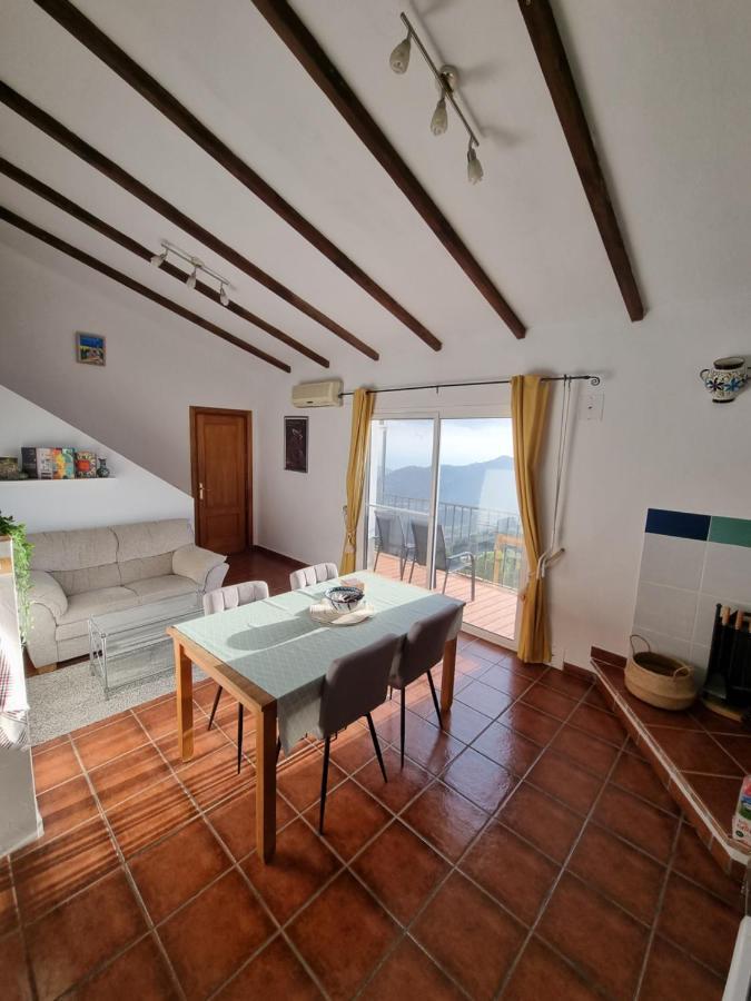 Lovely 2 Bed Apartment With Stunning Views & Pool Компета Екстер'єр фото