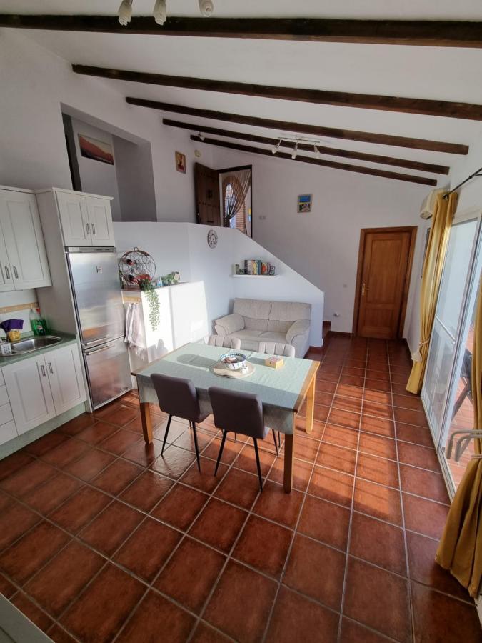 Lovely 2 Bed Apartment With Stunning Views & Pool Компета Екстер'єр фото