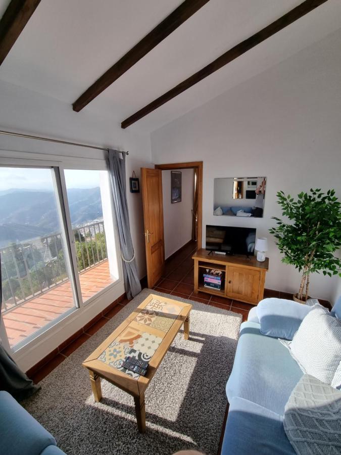 Lovely 2 Bed Apartment With Stunning Views & Pool Компета Екстер'єр фото