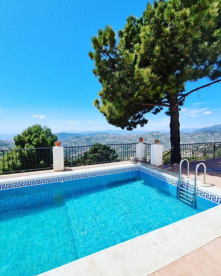 Lovely 2 Bed Apartment With Stunning Views & Pool Компета Екстер'єр фото